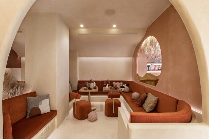 Restaurante Living Bakkali con zona de sofás