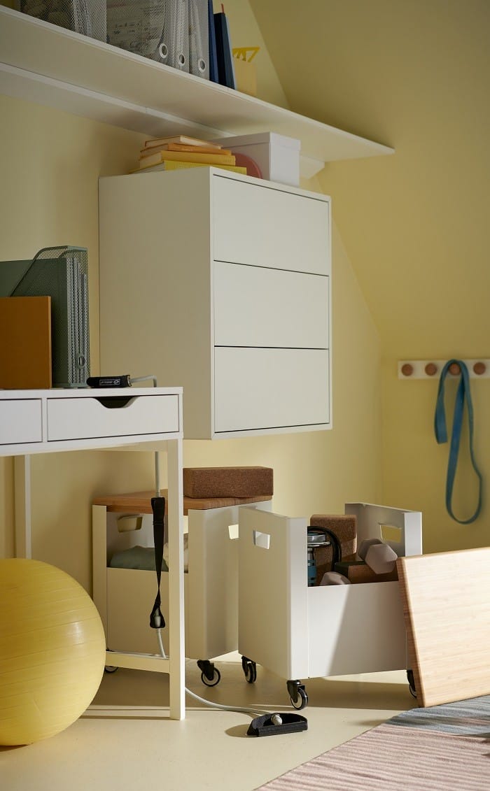 habitación con almacenaje con ruedas Ikea
