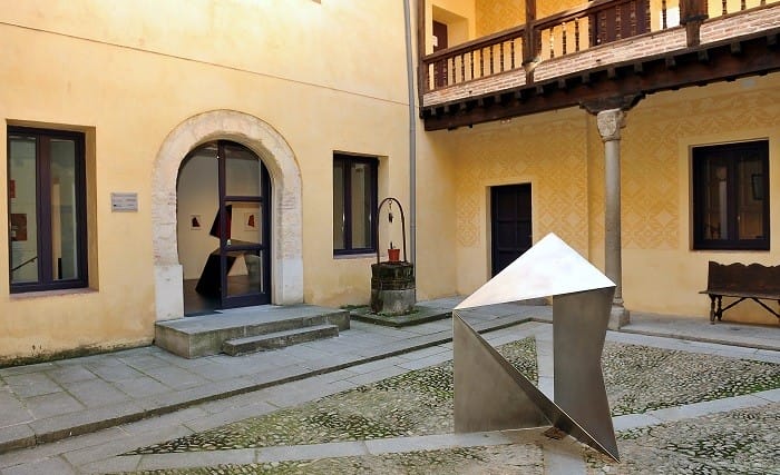 Exposición del escultor italiano Teodosio Magnoni por primera vez en España en el Palacio Quintanar, Segovia