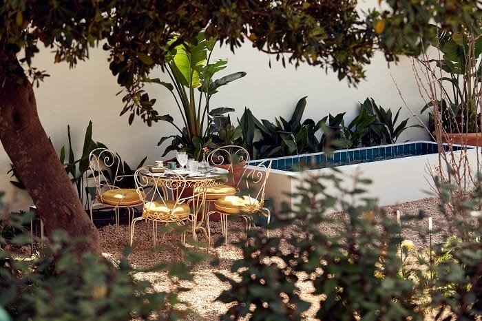 Jardín del Hotel Cristine Bedfor