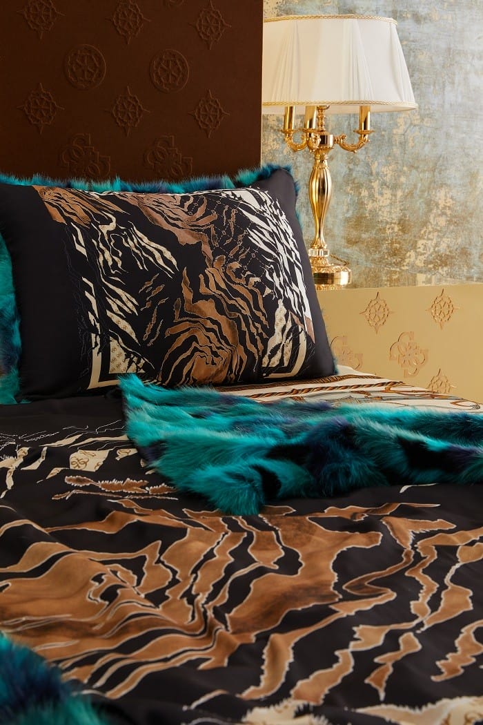 dormitorio con decoración guess home