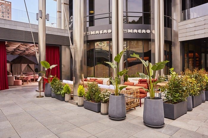 terraza exterior del restaurante Le Macao en Madrid