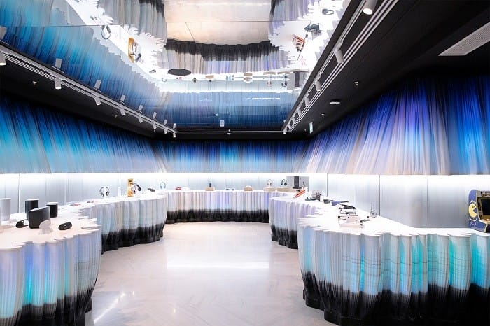 interior de la tienda retail WOW en Madrid