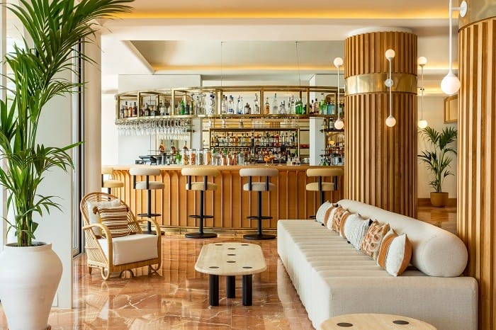 Bar del hotel riomar en Ibiza