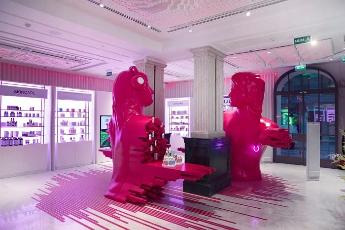 productos de cosmética en la tienda retail WOW en Madrid