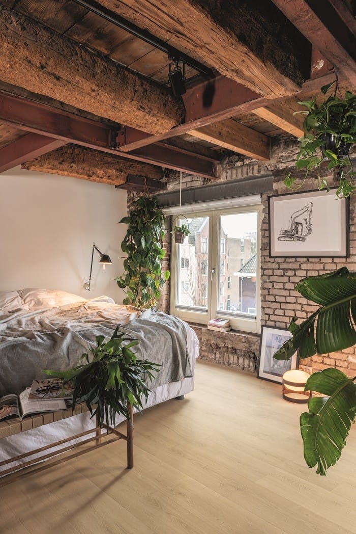 dormitorio con plantas