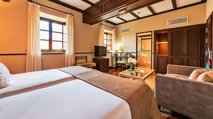 interior palacio san esteban