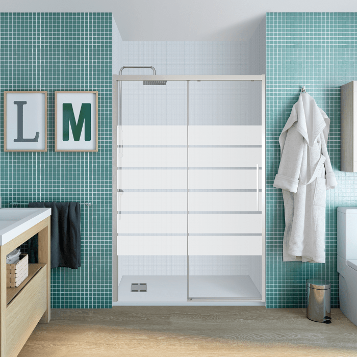 baño verde con mampara blanca