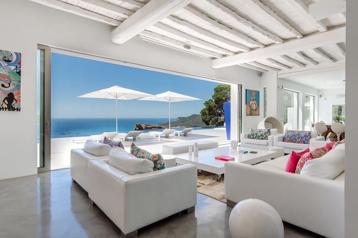 Interior de la villa de lujo The Palms en Ibiza