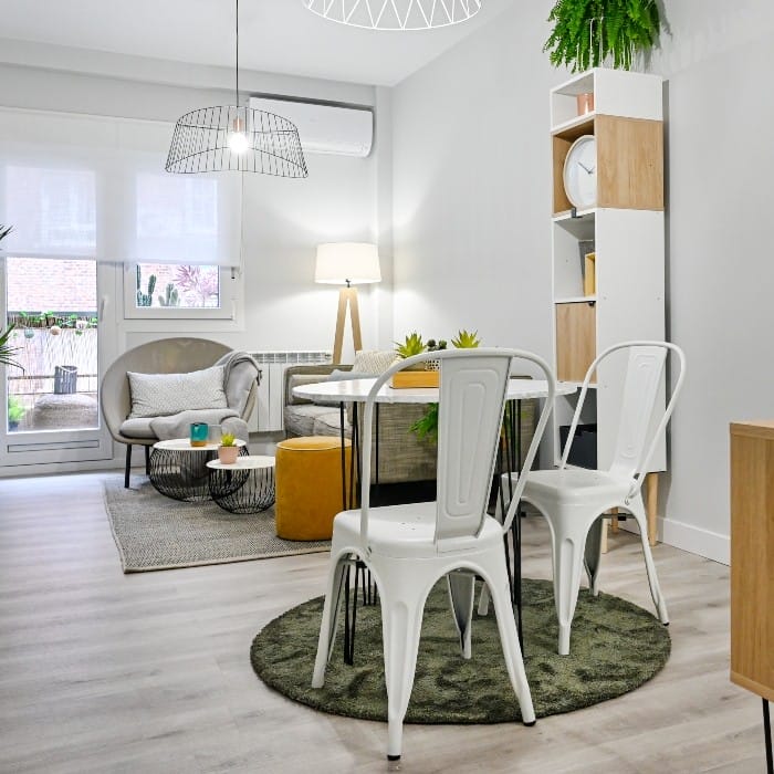 El paso a paso para convertir tu piso en un hogar moderno y diáfano