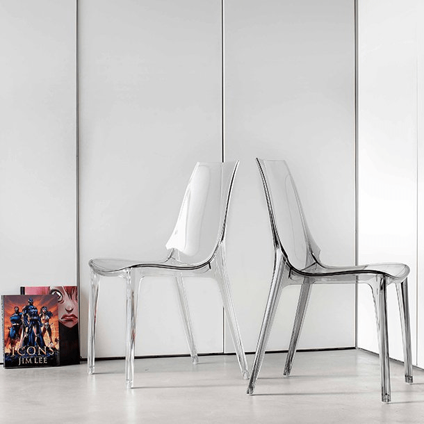 sillas transparentes sin brazos