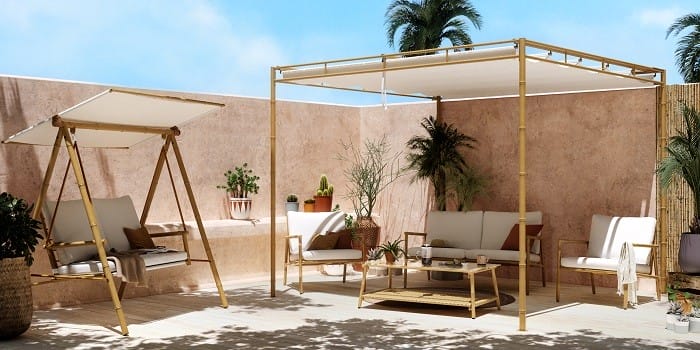 terraza con mobiliario exterior y pérgola