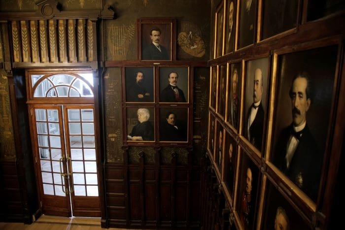 Galería de retratos en Ateneo de Madrid