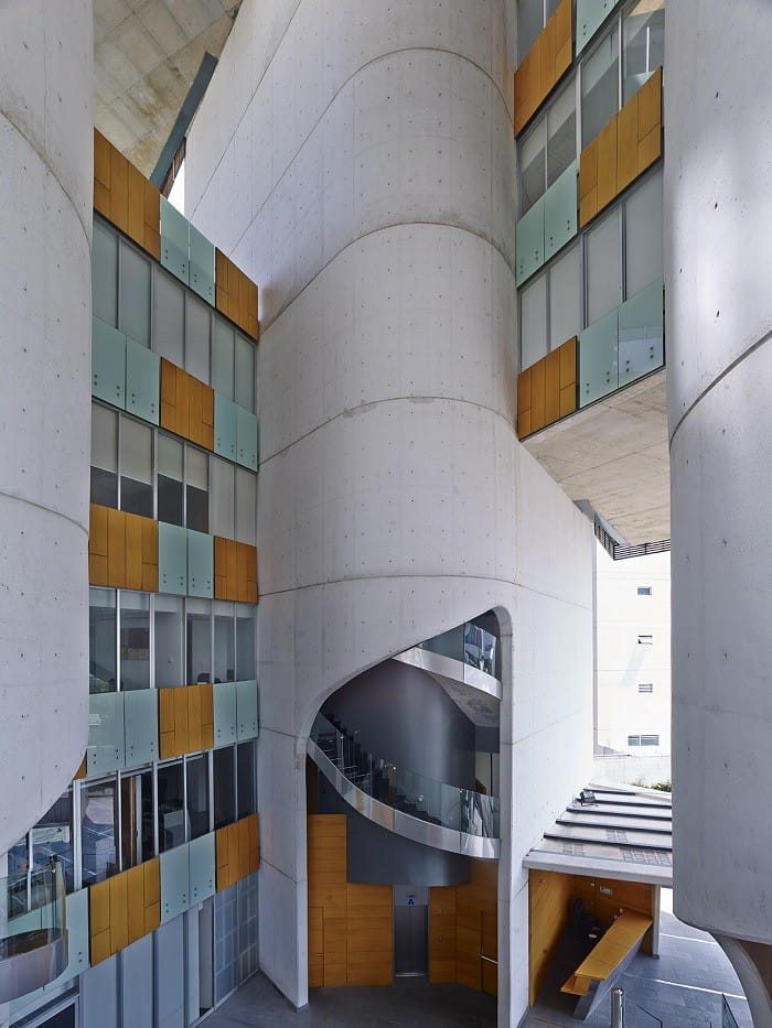 Interior_Torre-de-oficinas-Cube-I-en-Guadalajara-Mexico