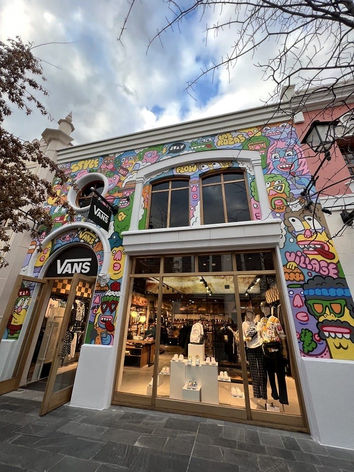 tienda con arte en las Rozas Village
