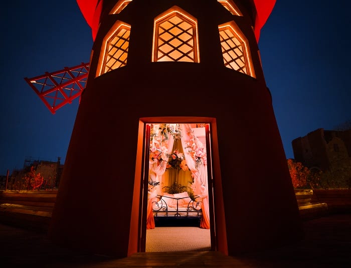 entrada al molino Moulin Rouge