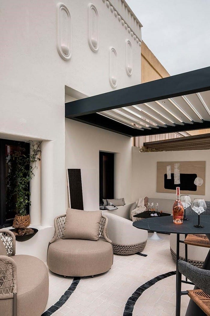 Mural en fachada en Casa Decor 2022