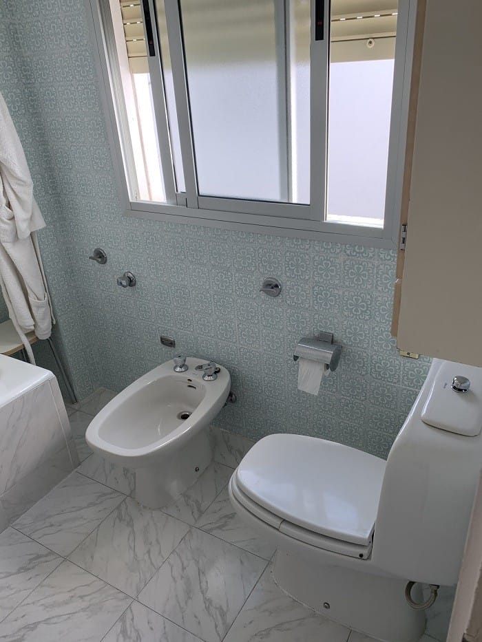 baño de vivienda antigua