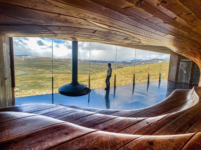 edificio en la naturaleza