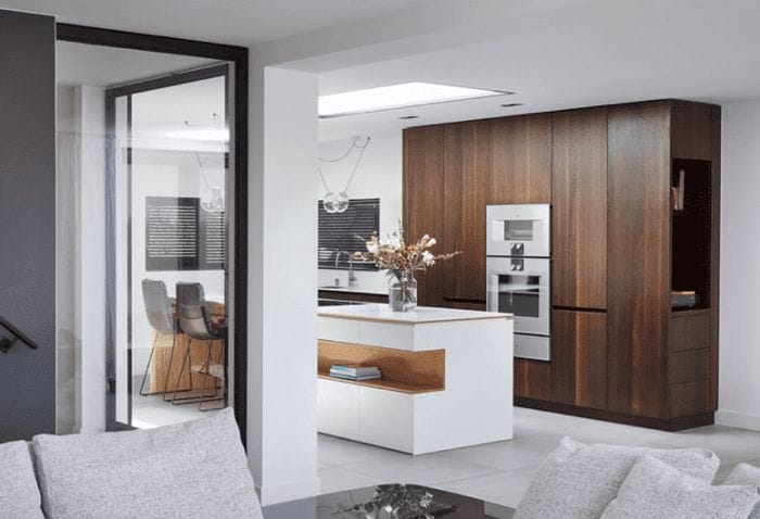 diseño de una cocina con diferentes materiales