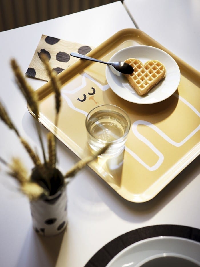 bandeja con merienda de Ikea