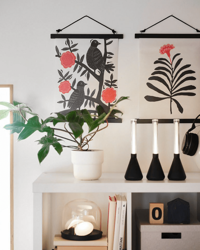 Zona de estantería con Iluminación de Ikea