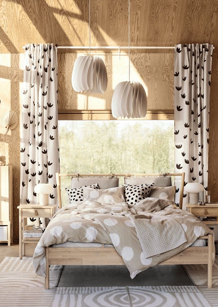 cortinas en habitación de Ikea