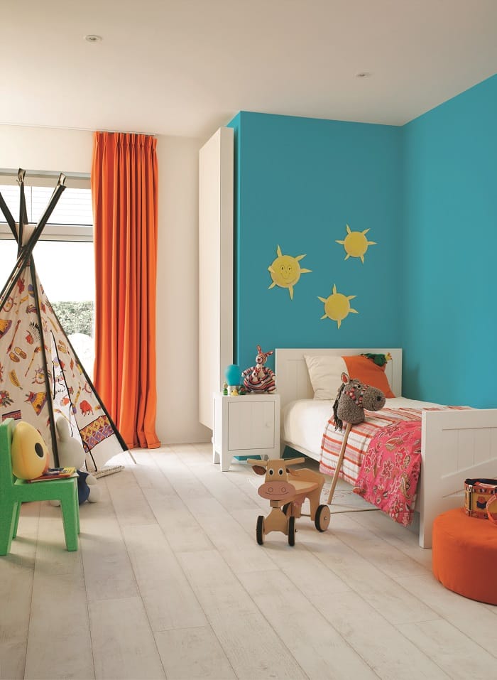 habitación con decoración infantil