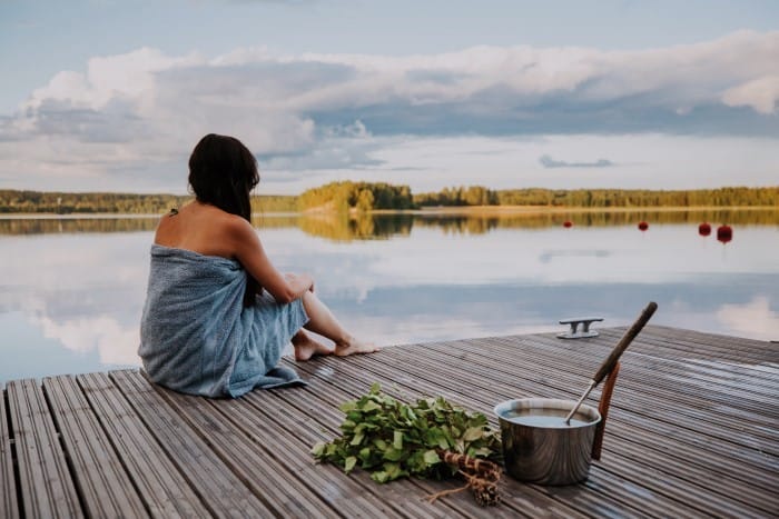 3 maneras finlandesas de disfrutar de un buen baño de vapor en época de calor