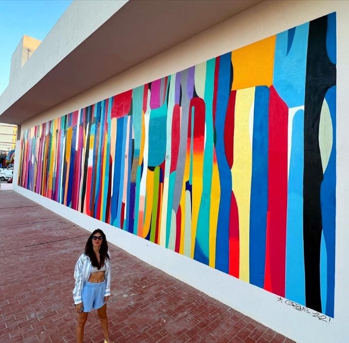 muro en Adda Gallery Ibiza con Anna Dimitrova