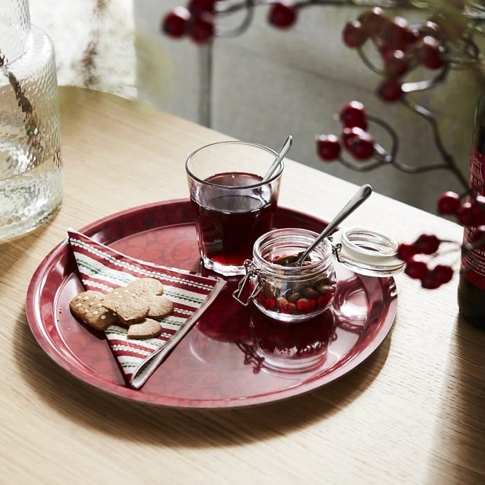 nadeja con tarro y vaso de ikea