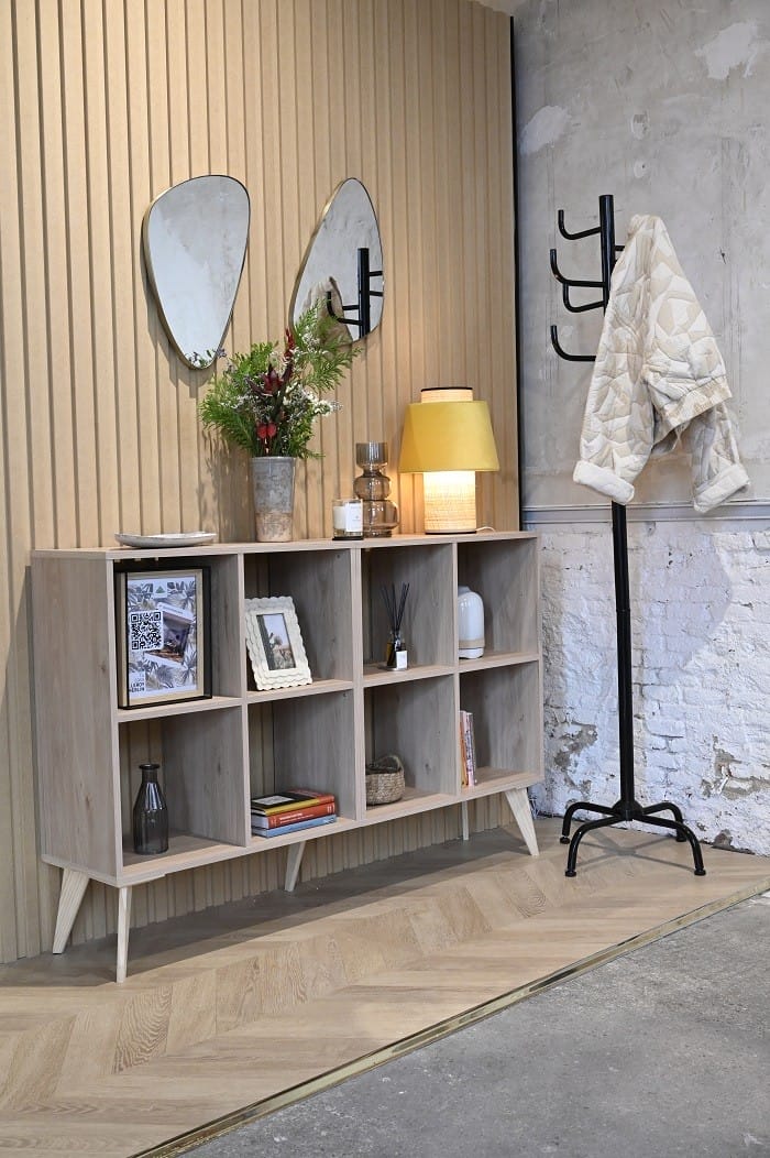 estantería en showroom de leroy merlin