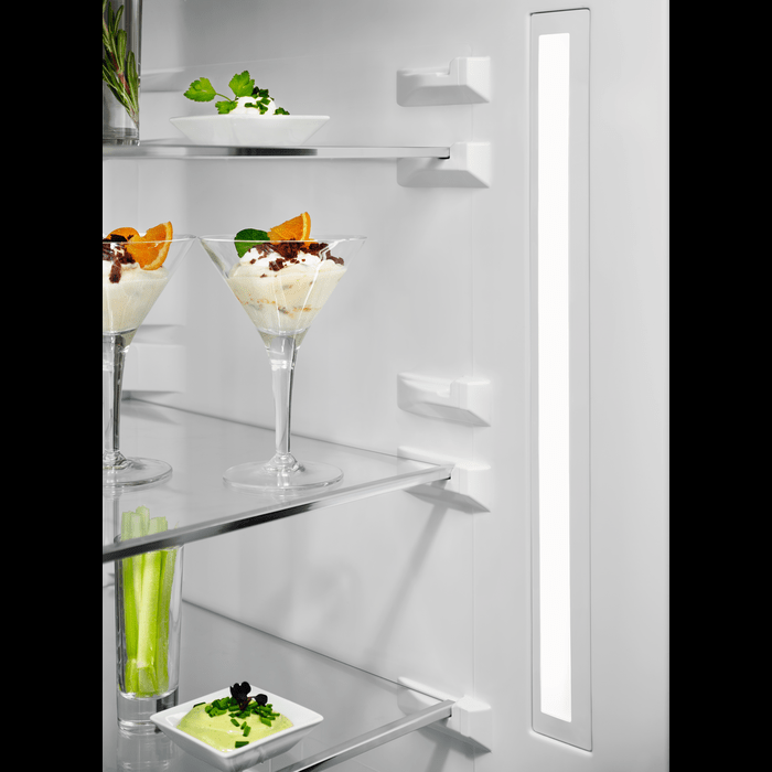 interior de un frigorífico combi