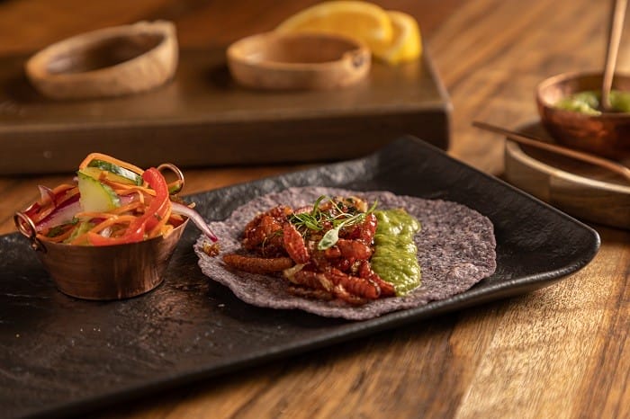 Restaurante mexicano Bakan comida mexicana con insectos