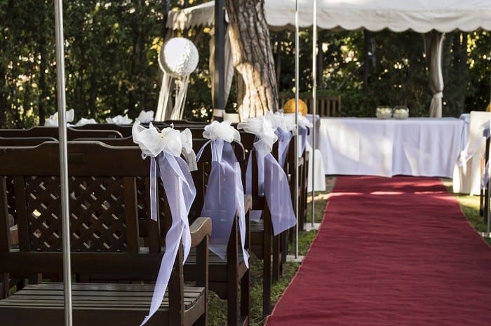 boda con moqueta en el suelo