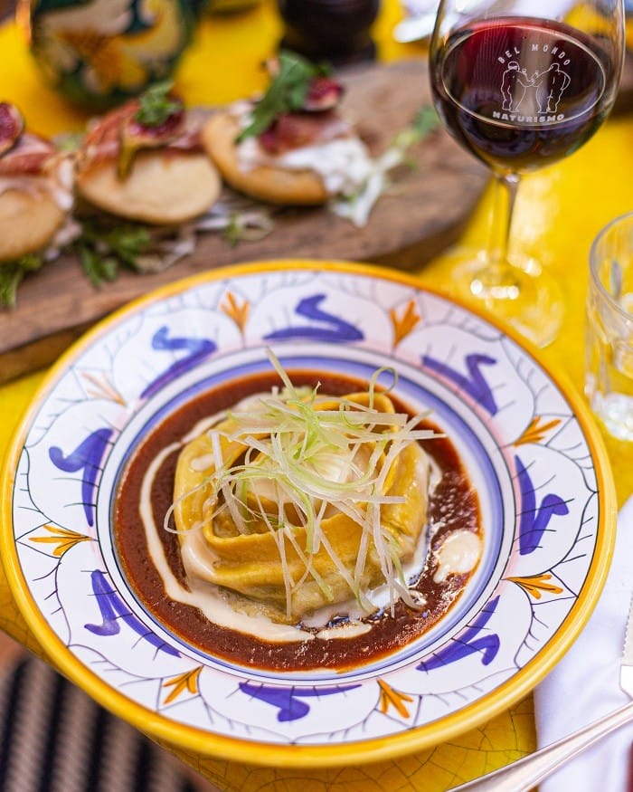 plato de pasta con rabo de toro