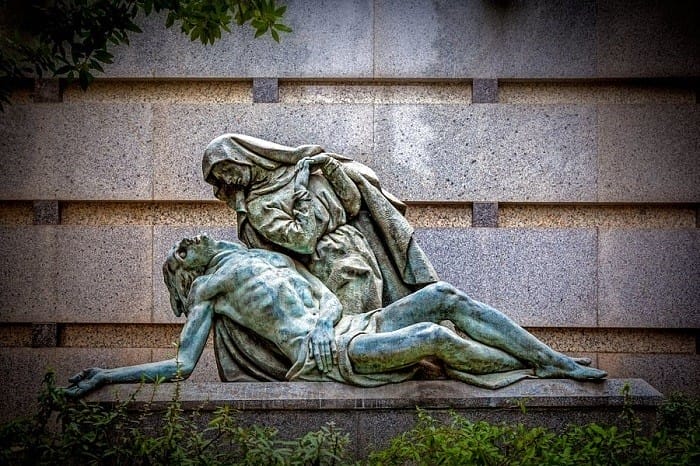 Figura del cementerio de San Isidro en Madrid