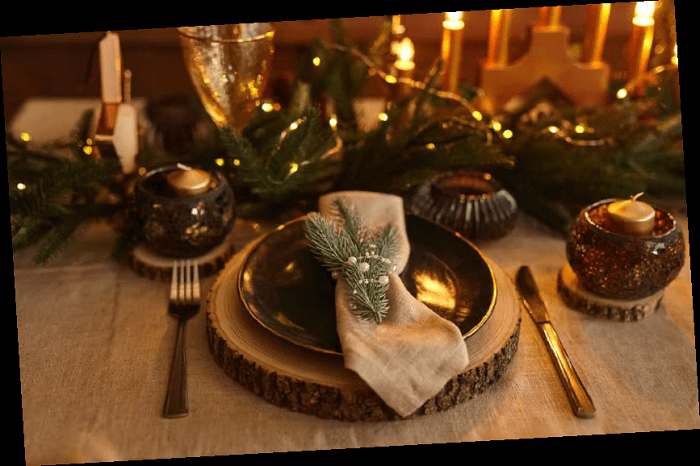 decoración navideña en la mesa