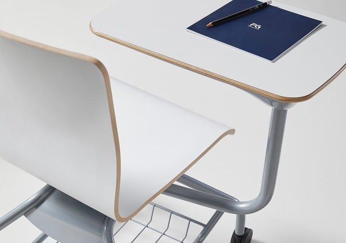 silla de oficina con mesita incorporada