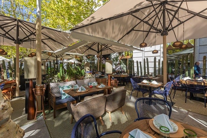 terraza del restaurante BAKAN