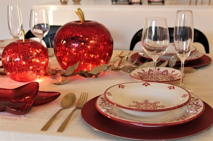 vajilla y adornos para Navidad