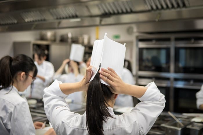 "Basque Culinary Center" y "Le Cordon Bleu" galardonados del Prix Diálogo 2022