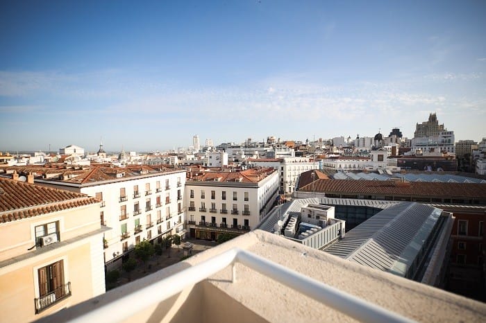 Teatro-y-hotel-Albeniz
