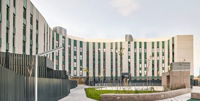 gran edificio de arquitectura sostenible