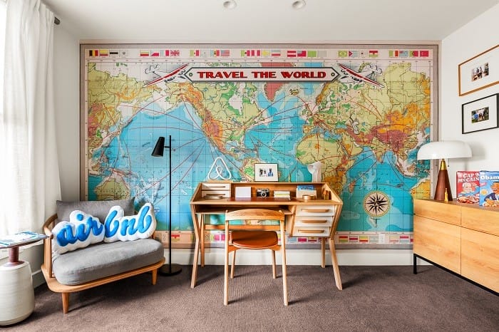 escritorio en alojamiento Airbnb