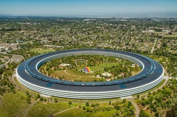 Norman Foster, el arquitecto de algunos de los edificios más "grandes" del mundo