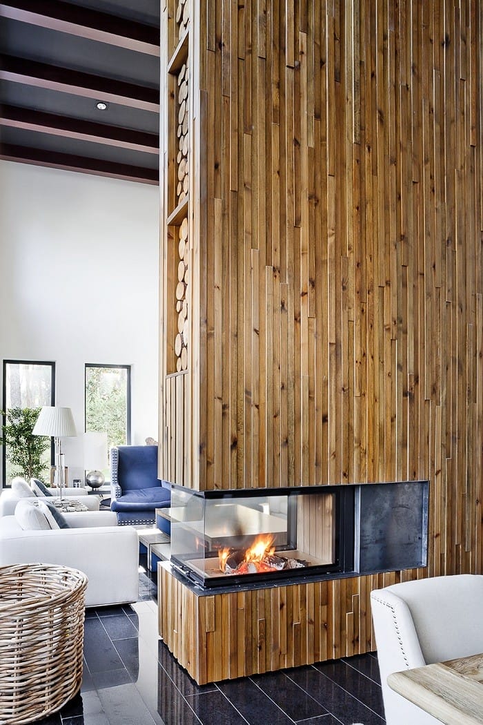 chimenea en salón de una casa