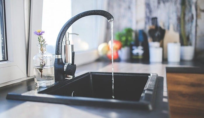 grifo de agua sin calcio y sal