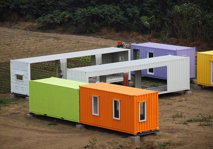 contenedores marítimos de colores para uso de viviendas