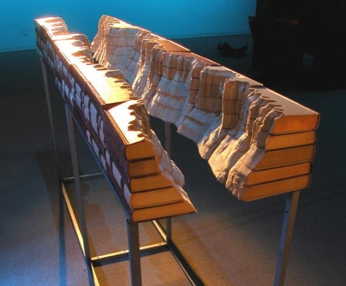 Guy Laramée y sus esculturas con libros